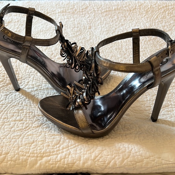 Carlos Santana Metallic Heels ❣️ - Picture 3 of 5